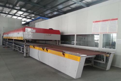 汽車玻(bō)璃鋼化爐 汽車玻璃鋼化爐