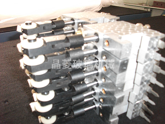 刀（dāo）輪夾配（pèi）件